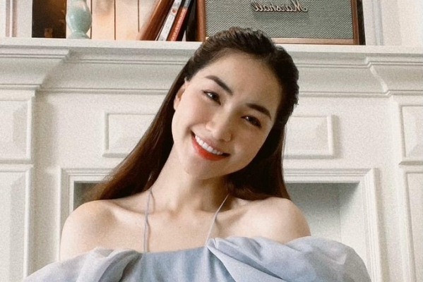 Hòa Minzy chia sẻ ‘bài học’ trị mụn của bản thân