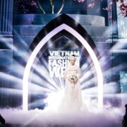 Diệp Bảo Ngọc hóa cô dâu ngọt ngào trên sàn catwalk
