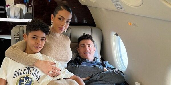 Chuyên cơ đỉnh cao đưa Cristiano Ronaldo lên đường sang Trung Đông