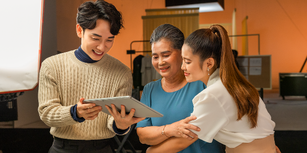 Dấu ấn từ những “cái chạm” trong MV mới của Trúc Nhân