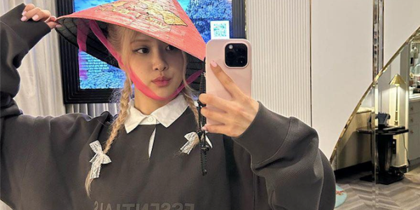 Sau 2 đêm diễn ‘bùng nổ’, thành viên nhóm BLACKPINK khoe ảnh đội nón lá