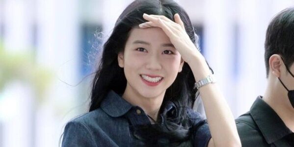 Jisoo (BLACKPINK) lần đầu lộ diện sau khi công khai hẹn hò