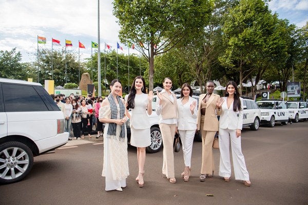 Các Miss Grand International khám phá Bảo tàng Thế giới Cà phê
