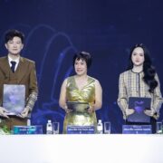 Dược sĩ Tiến – Hương Giang đồng hành cùng Miss Universe Vietnam
