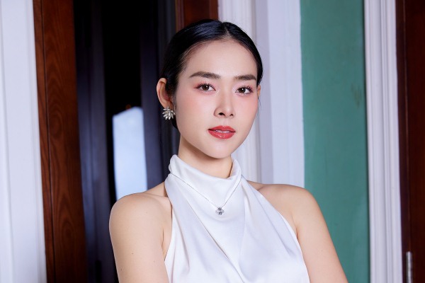 Diệp Bảo Ngọc khoe nhan sắc ngày càng thăng hạng