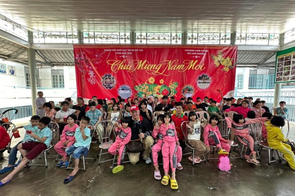 Eric Nguyễn – Người con lai về Việt Nam giúp đỡ nhiều hoàn cảnh khó khăn
