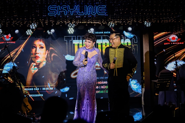 Doanh nhân ca sĩ Thu Trang thăng hoa với minishow “Đêm say”