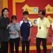 MC Quyền Linh cảm phục người mẹ nghèo dạy con thành người tử tế
