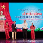 Ông Johnathan Hạnh Nguyễn tặng 1 tỷ đồng Quỹ Bảo trợ Trẻ em Việt Nam