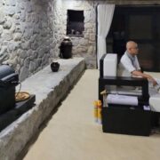 Một ngày trong hang đá của “Vua” cafe Đặng Lê Nguyên Vũ