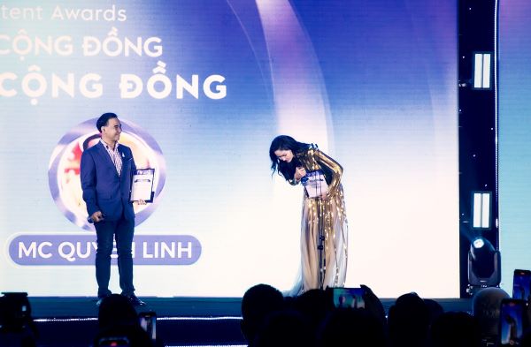 H’Hen Niê được MC Quyền Linh đặc biệt khen ngợi