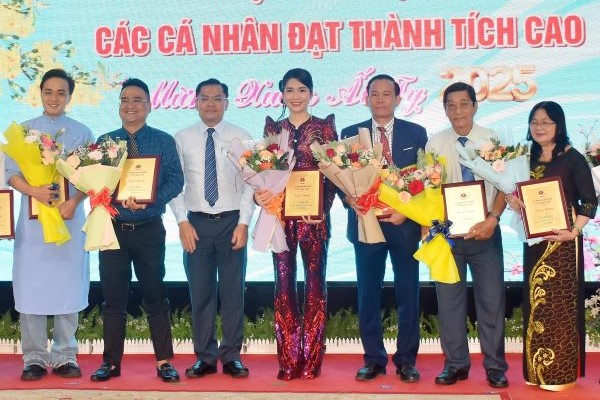 NSƯT Như Huỳnh 4 năm liên tục minh chứng cho tài năng và sự nỗ lực