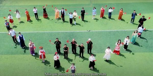 HANU hòa quyện 13 ngôn ngữ trong “Viết tiếp câu chuyện Hoà Bình”