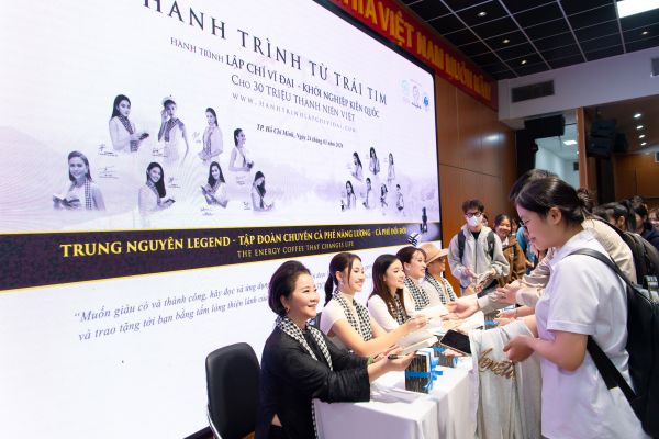 Nghệ sĩ, hoa hậu tiếp lửa tri thức và khát vọng lớn cho thế hệ trẻ